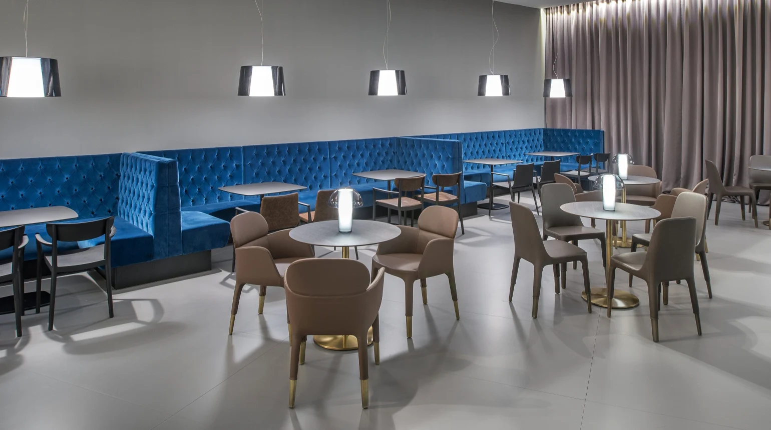 modus sofa u shape setup in restaurant
