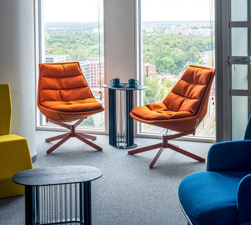 roll table with frank chair